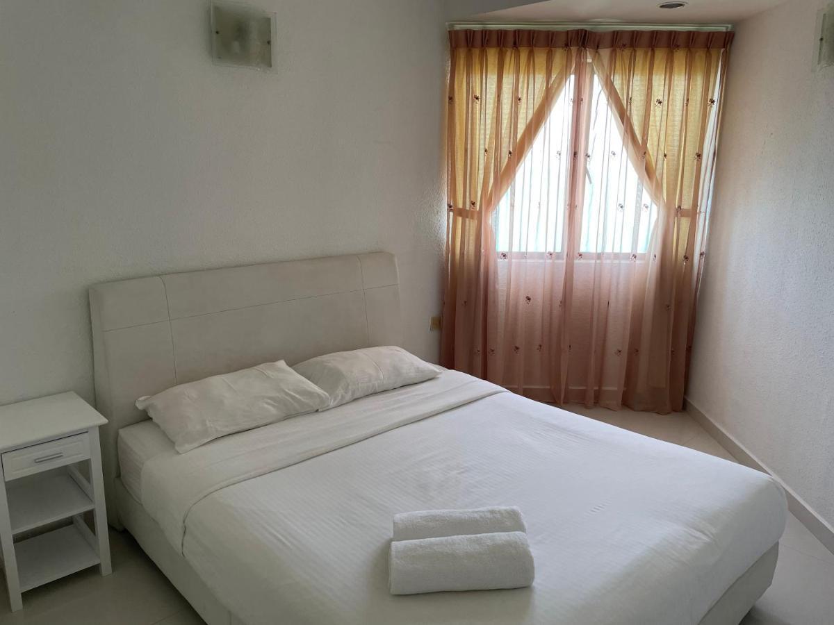 Ferienwohnung The Ferringhi Sea View At Sri Sayang Batu Feringgi Exterior foto