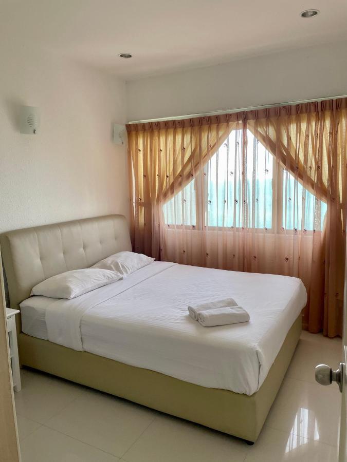 Ferienwohnung The Ferringhi Sea View At Sri Sayang Batu Feringgi Exterior foto